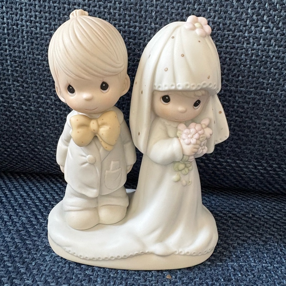 Precious moments Charming Wedding Couple Figurine